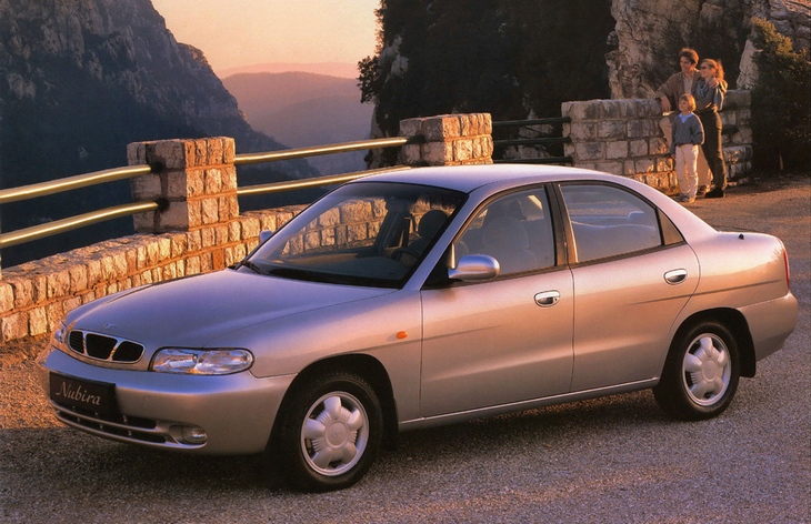 Купити запчастини на Daewoo Nubira: огляд моделі